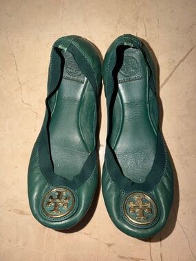 Tory Burch olive  Green size 9Leather Logo Ballet Flats